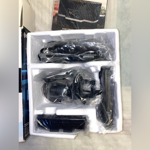 SiriusXM Onyx EZ Dock & Play Satellite Radio with Vehicle Kit - Picture 2 of 3